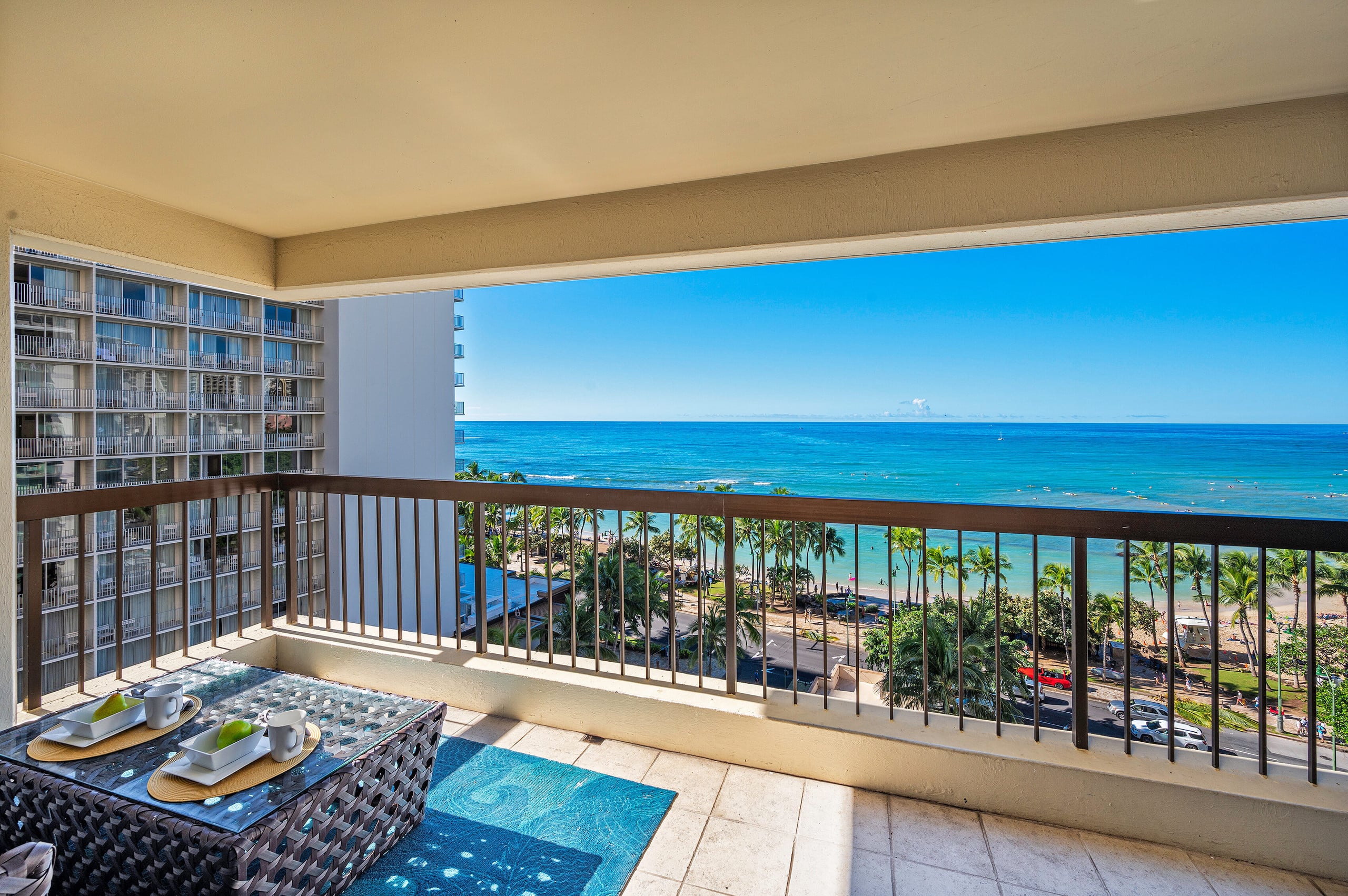 Oceanfront Family Bliss at the Waikiki Beach Tower - Image 25