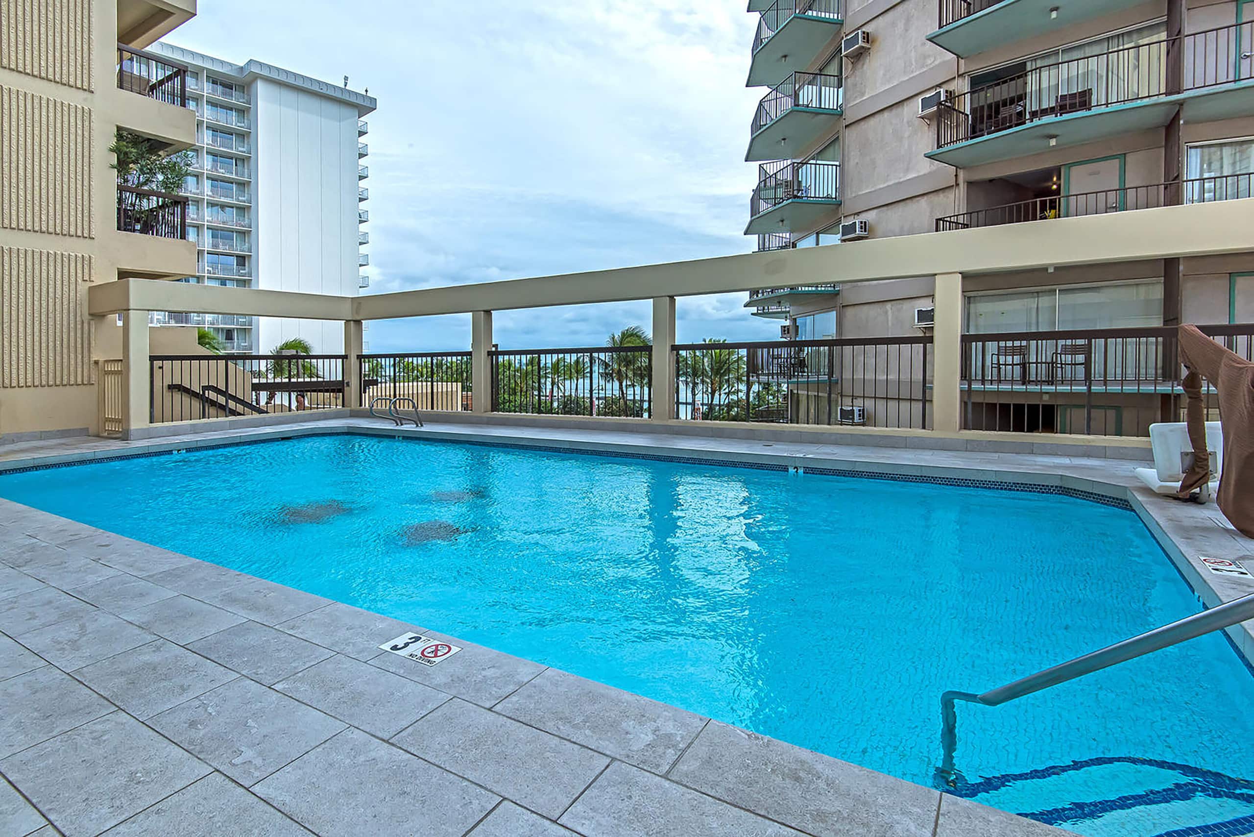 Oceanfront Family Bliss at the Waikiki Beach Tower - Image 42