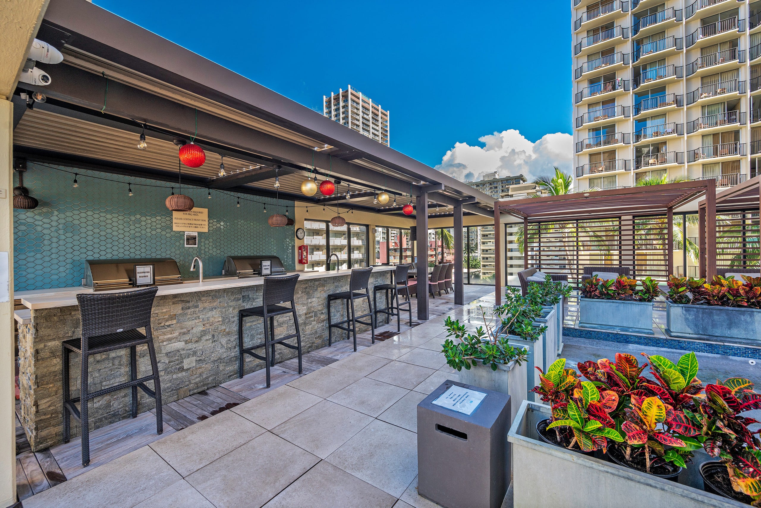 Oceanfront Family Bliss at the Waikiki Beach Tower - Image 35
