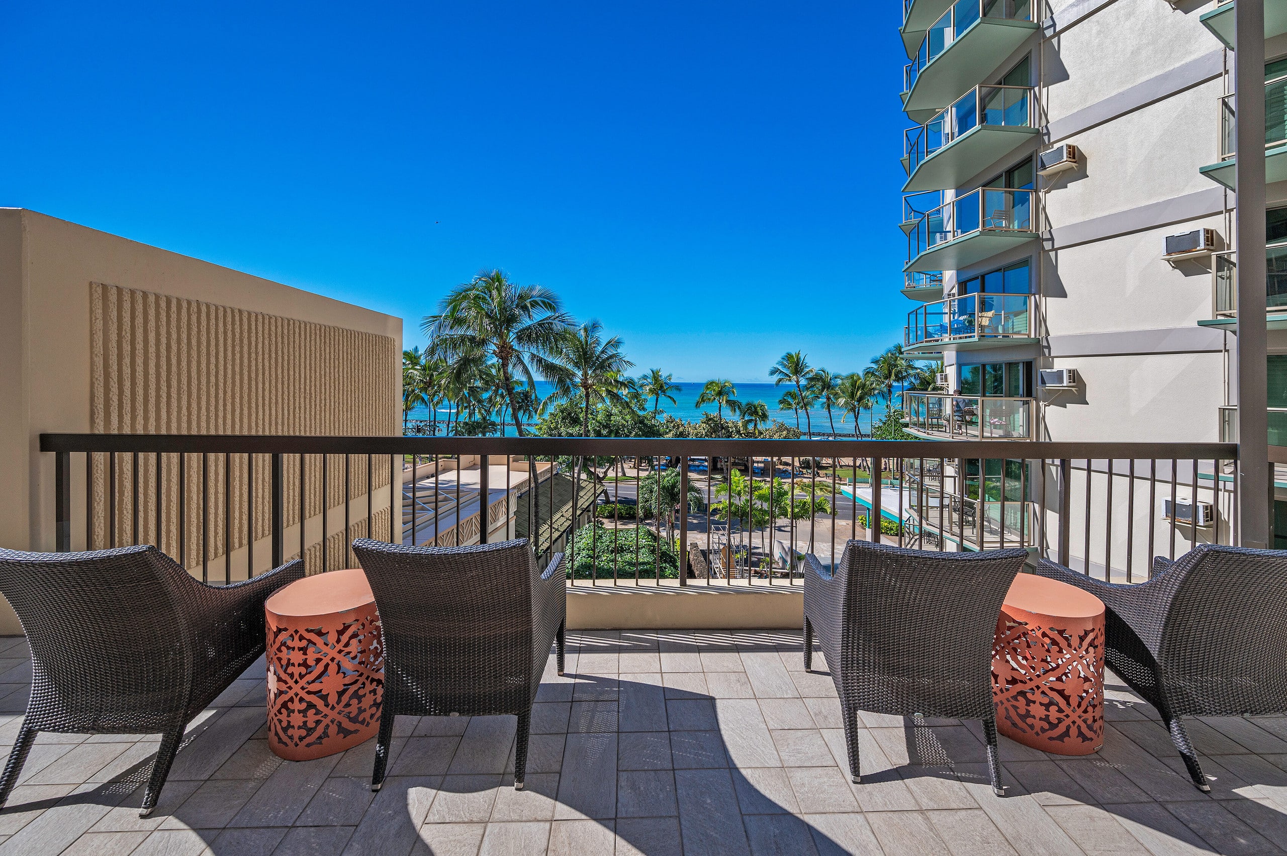 Oceanfront Family Bliss at the Waikiki Beach Tower - Image 26