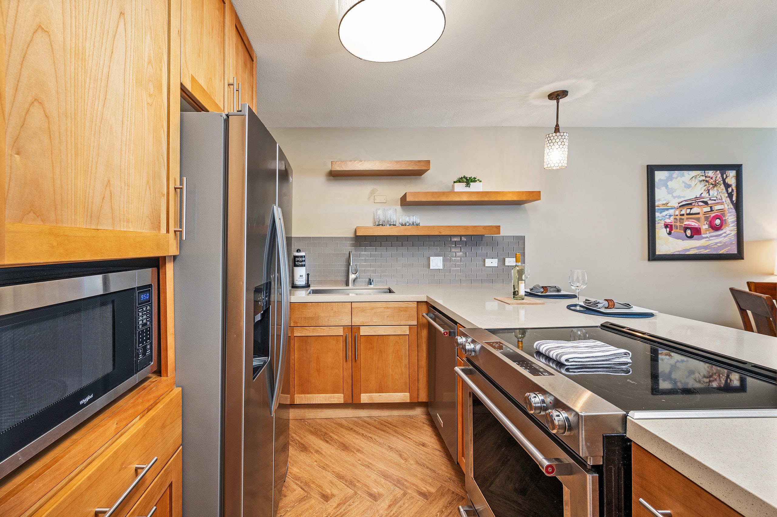Oceanfront Family Bliss at the Waikiki Beach Tower - Image 6