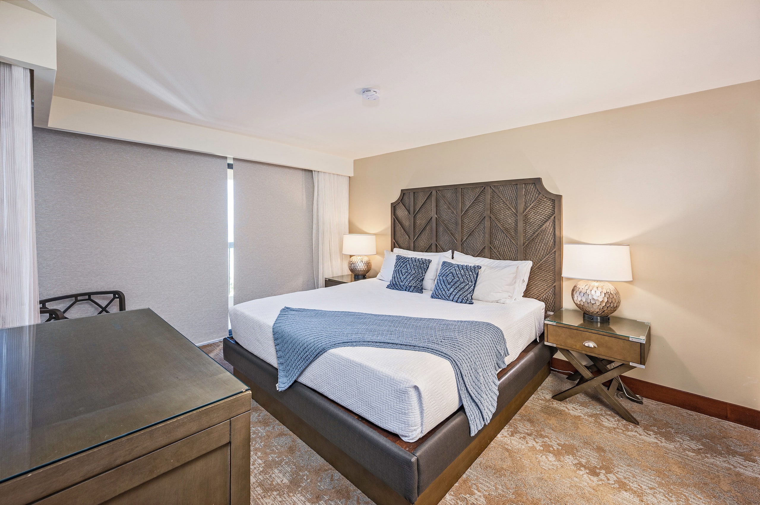 Oceanfront Family Bliss at the Waikiki Beach Tower - Image 14