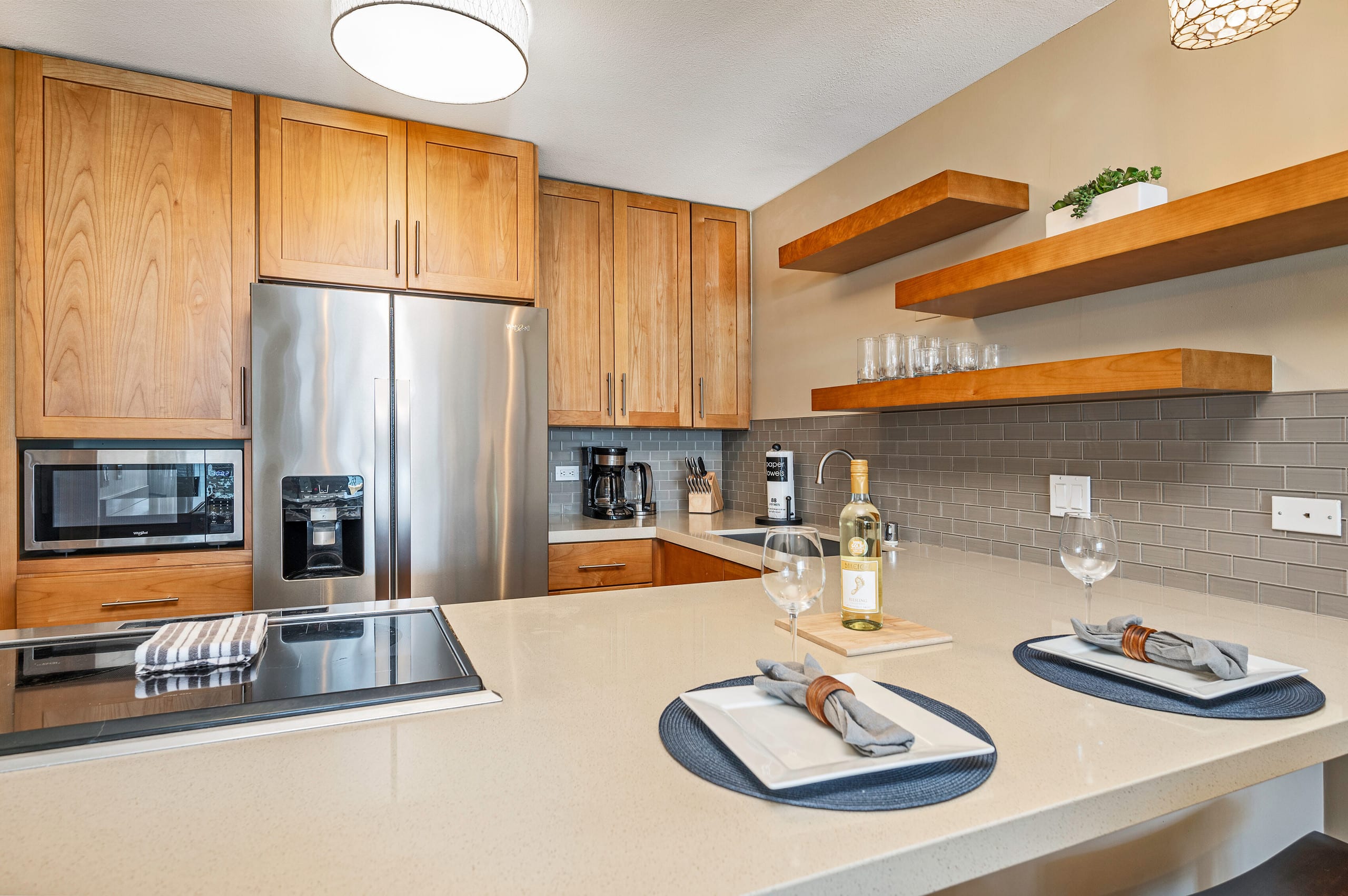 Oceanfront Family Bliss at the Waikiki Beach Tower - Image 7