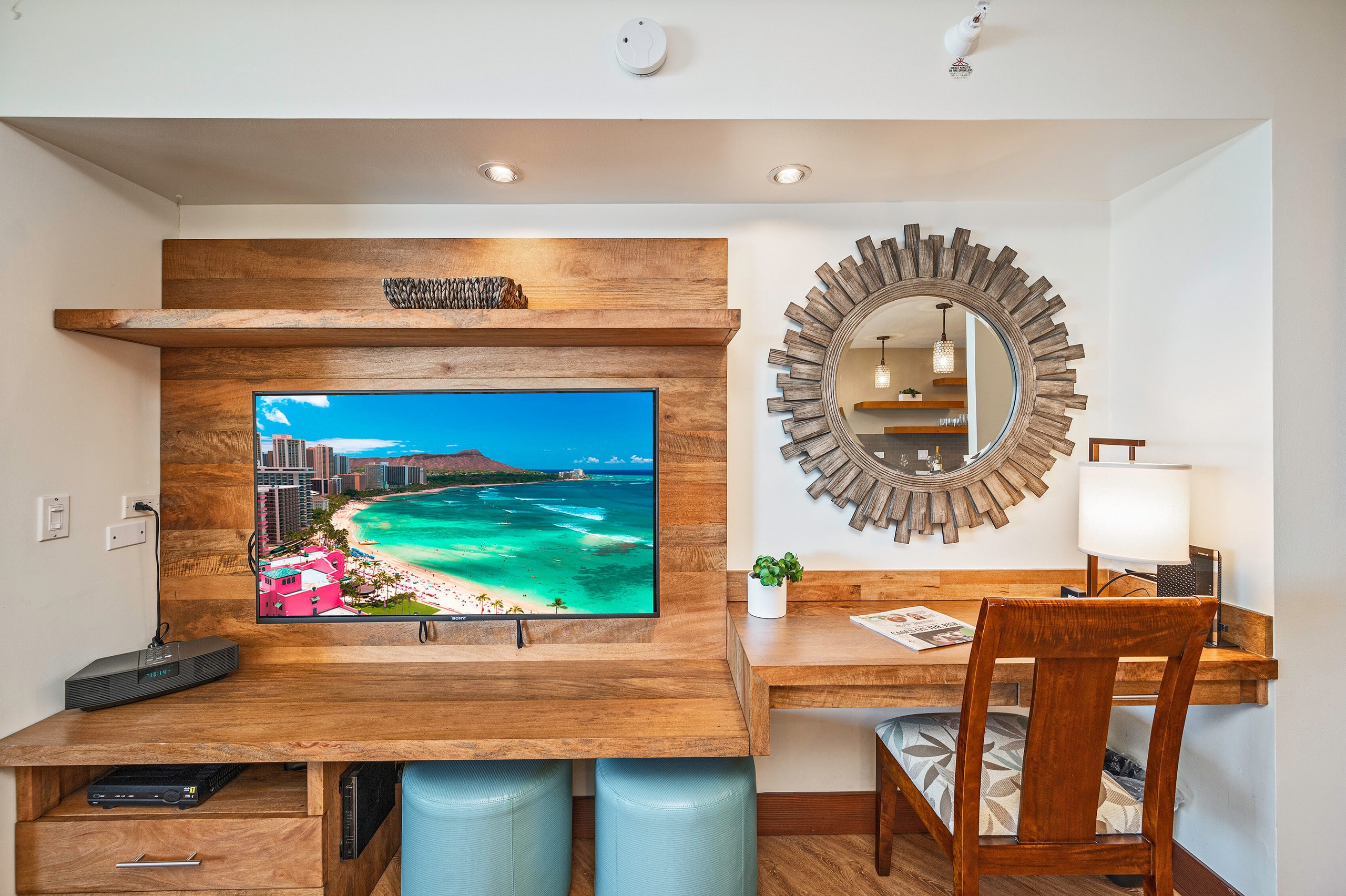 Oceanfront Family Bliss at the Waikiki Beach Tower - Image 31