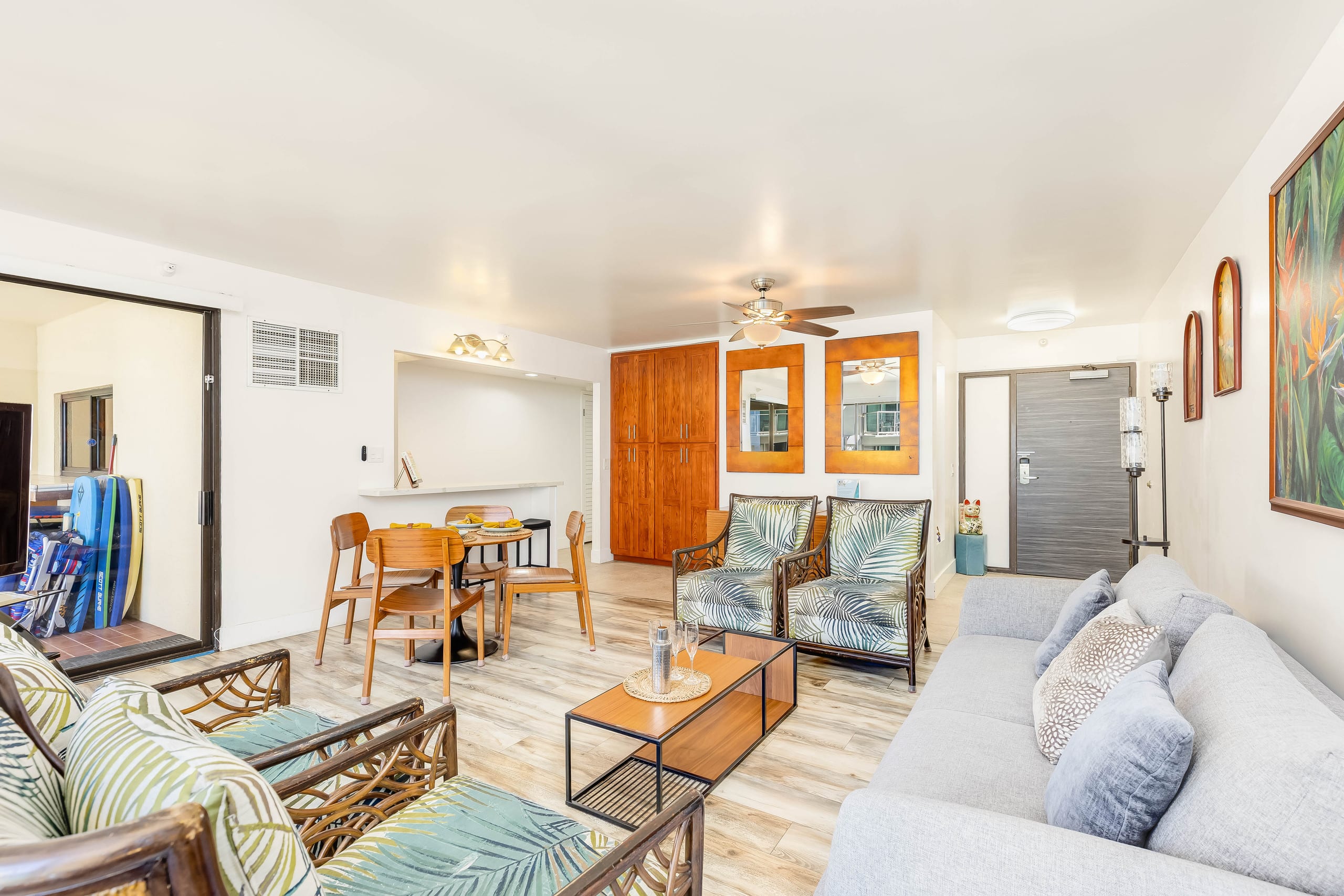 Ocean View Paradise Escape at Waikiki Beach Tower - Image 4