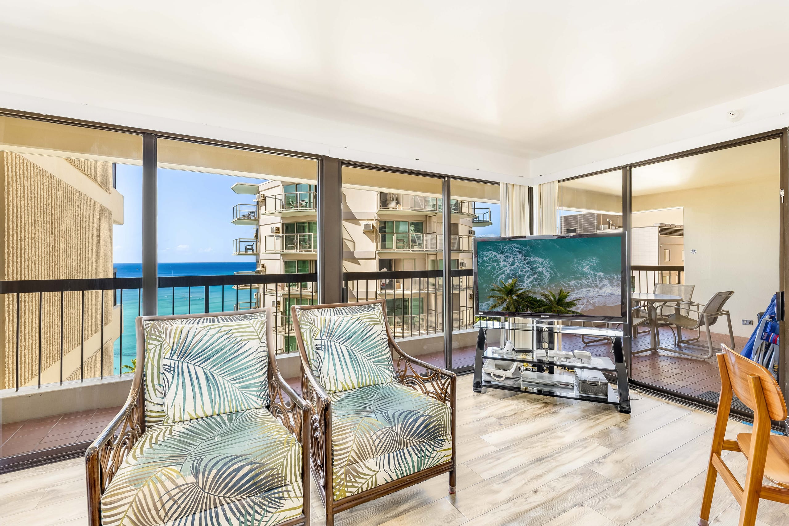 Ocean View Paradise Escape at Waikiki Beach Tower - Image 6