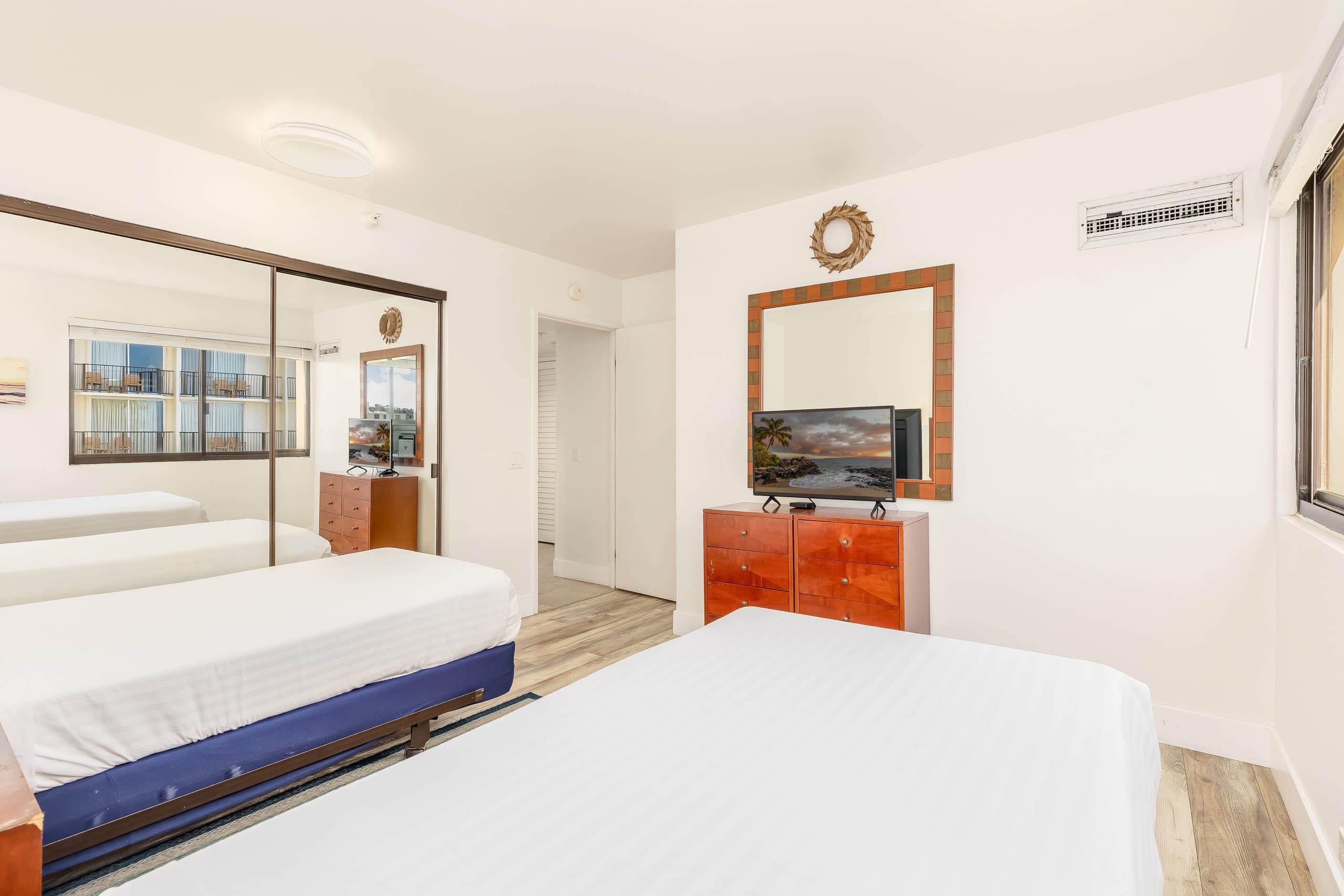 Ocean View Paradise Escape at Waikiki Beach Tower - Image 19