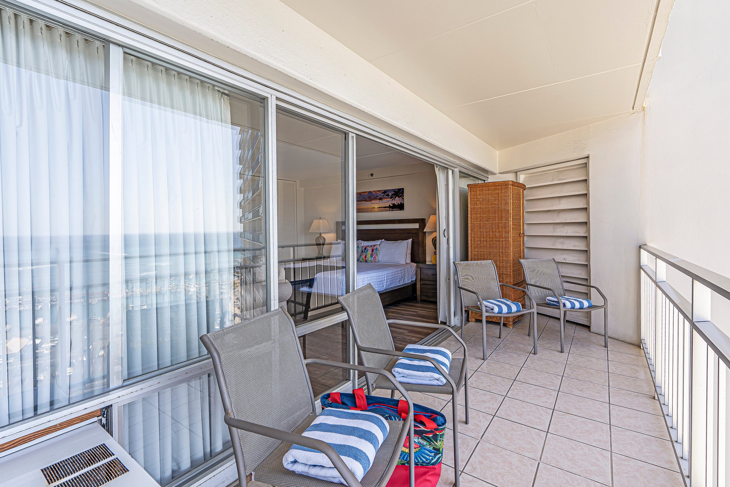 Ocean-Marina Views Dream Vacation at Ilikai Hotel - Image 14