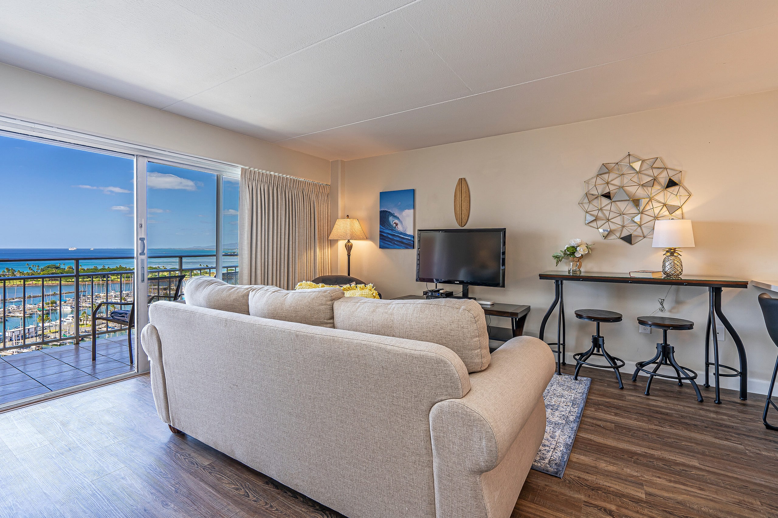 Ocean-Marina Views Dream Vacation at Ilikai Hotel - Image 4
