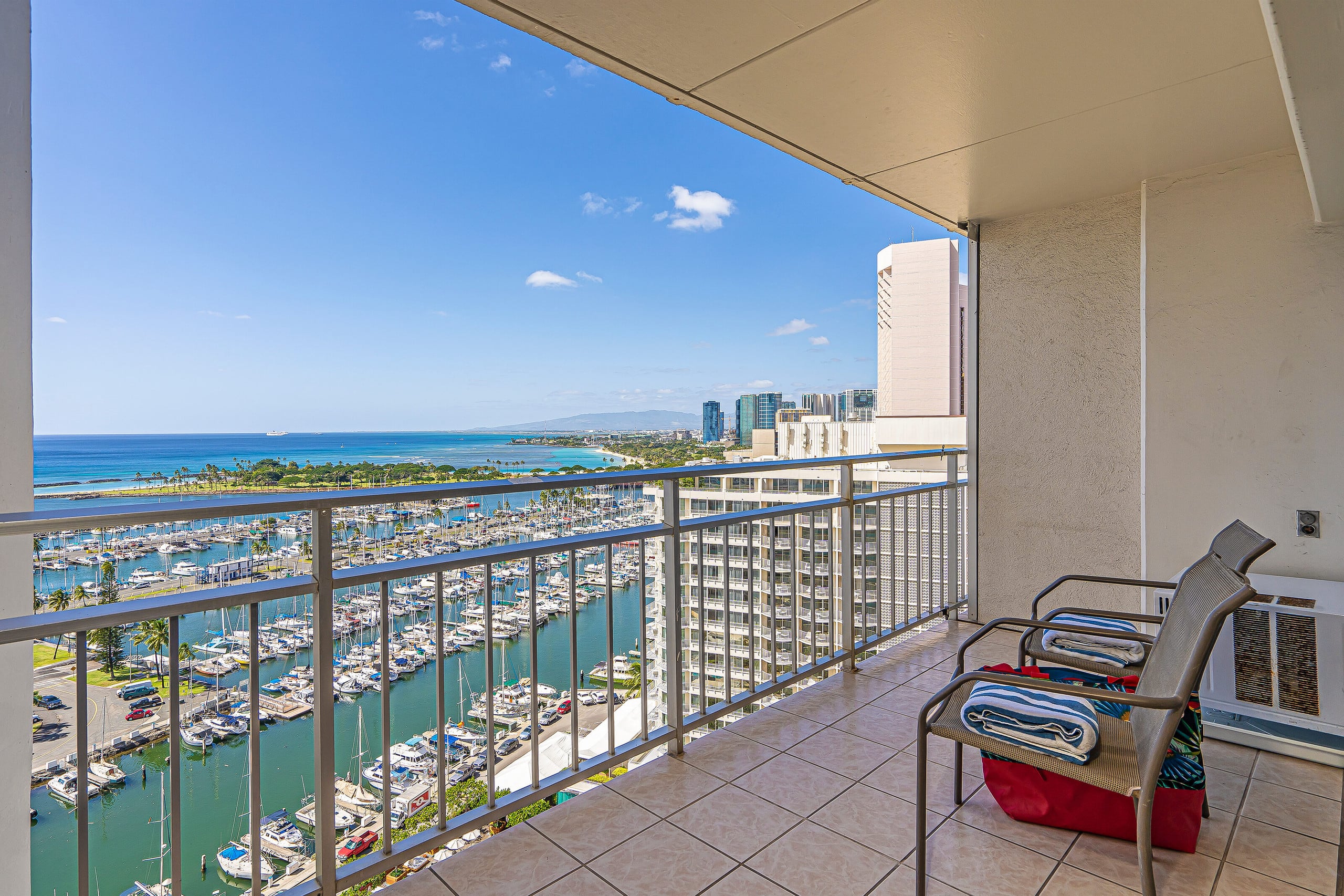 Ocean-Marina Views Dream Vacation at Ilikai Hotel - Image 13