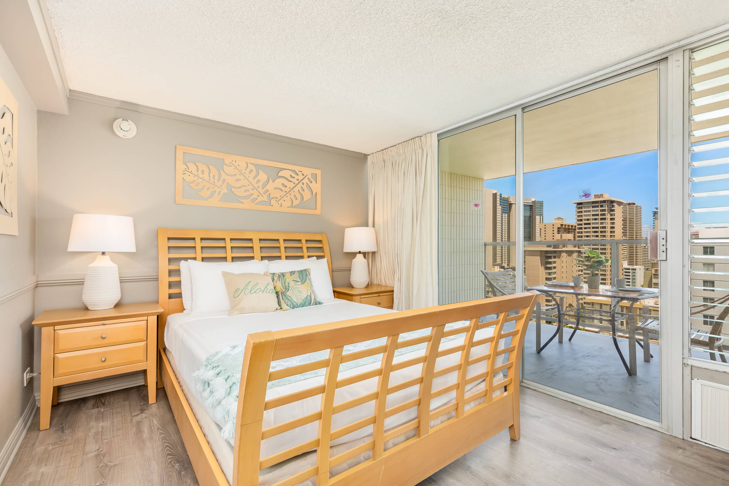 Golf Course & Mountain Views at the Island Colony - Image 15