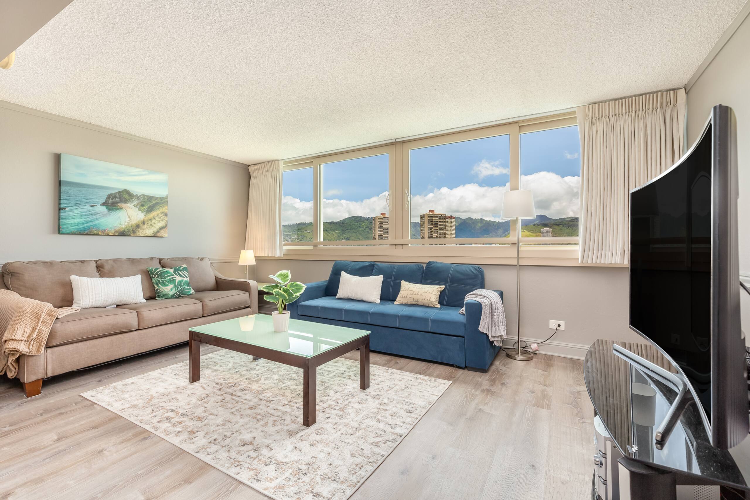 Golf Course & Mountain Views at the Island Colony - Image 4