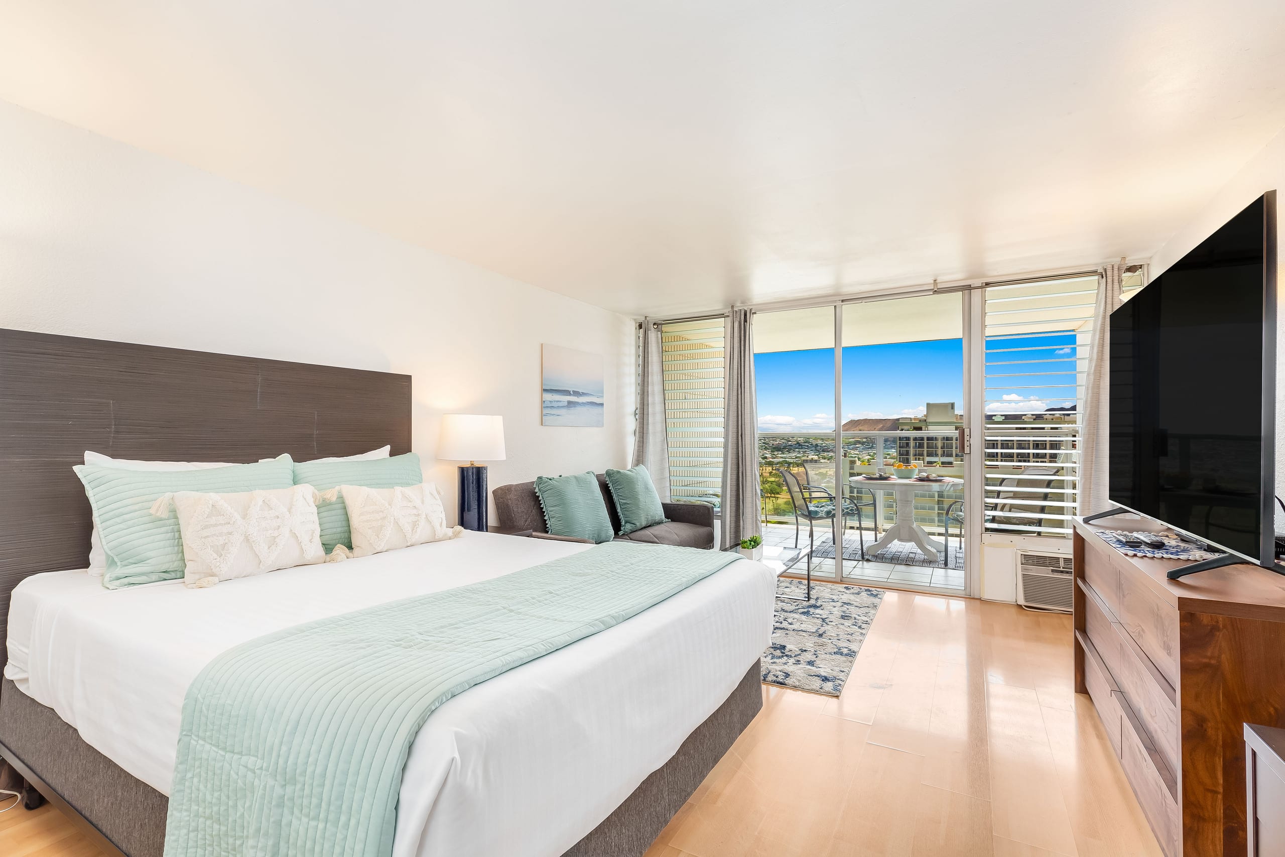 Ocean-Golf Course Couples Retreat at Island Colony - Image 1