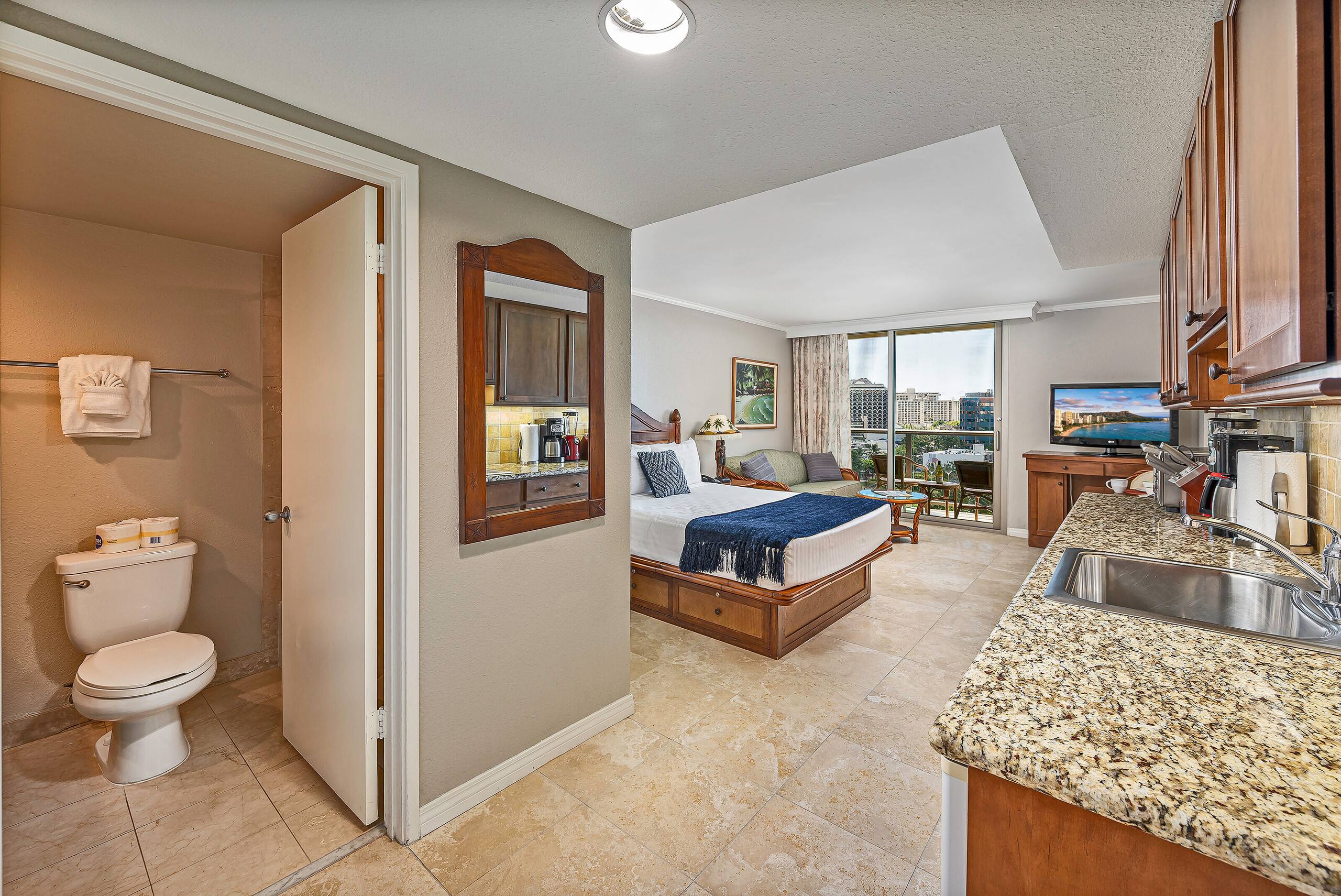 Partial Ocean & Park Views Condo at Luana Waikiki - Image 9