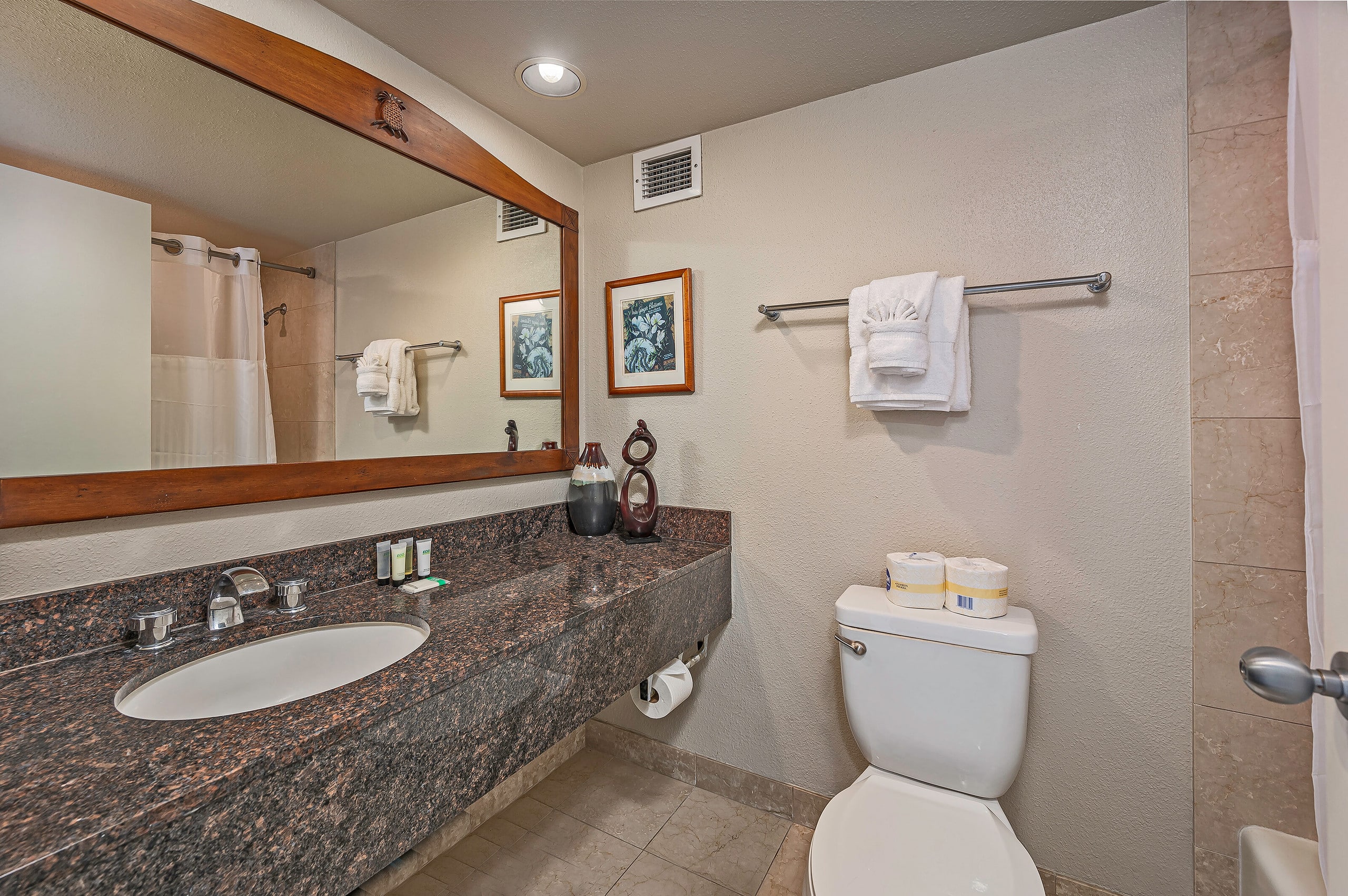 Partial Ocean & Park Views Condo at Luana Waikiki - Image 10