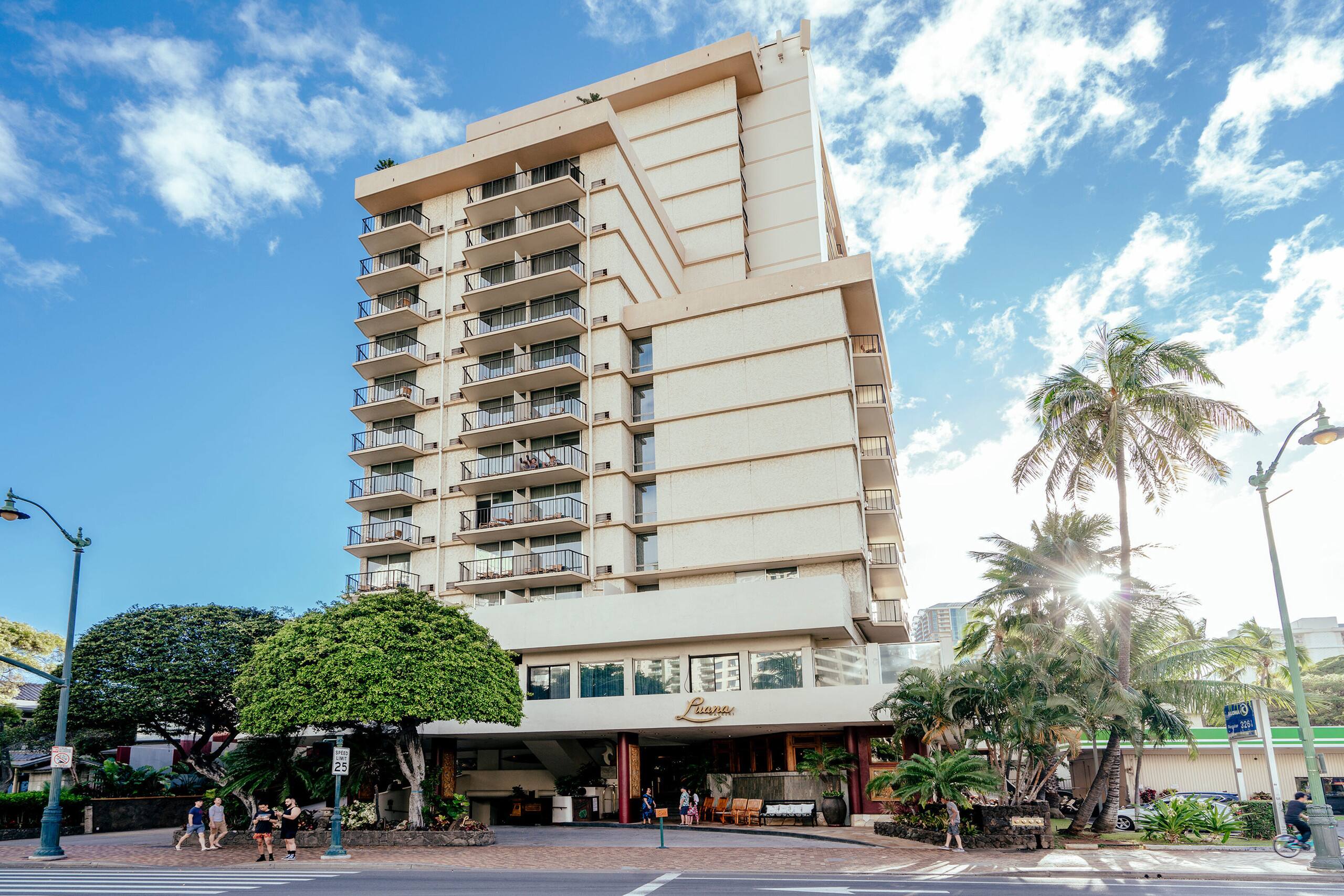 Partial Ocean & Park Views Condo at Luana Waikiki - Image 13