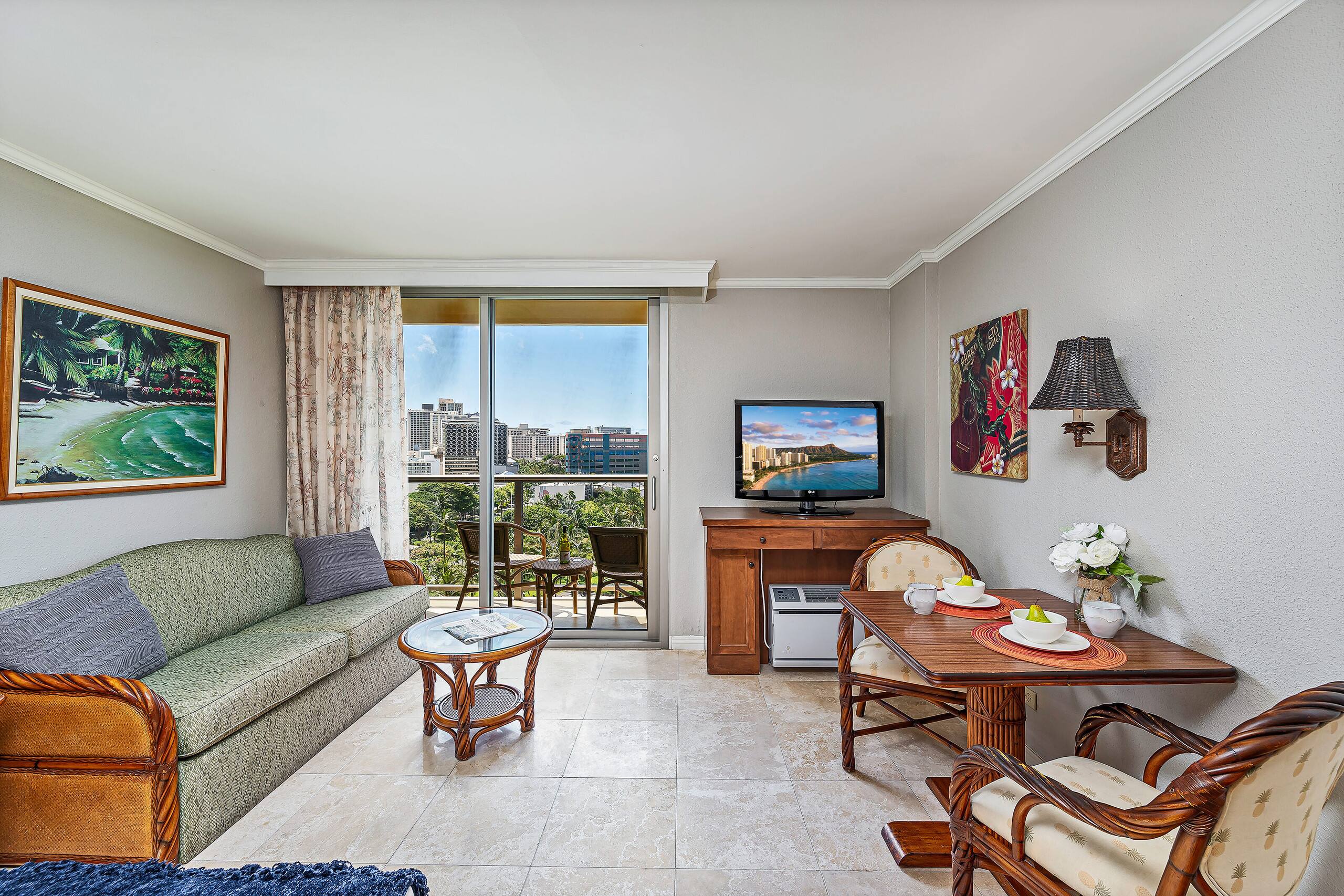 Partial Ocean & Park Views Condo at Luana Waikiki - Image 7
