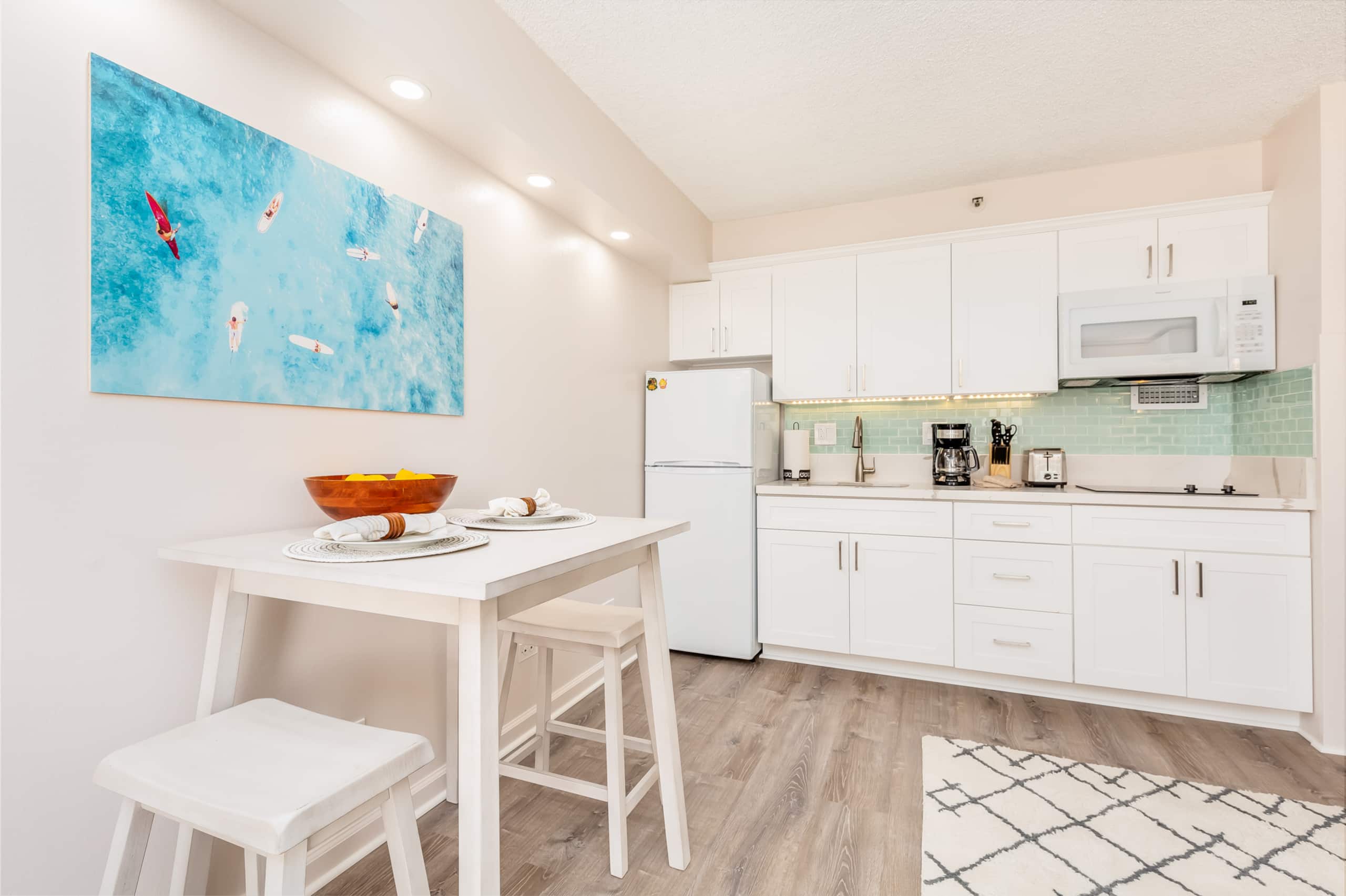 Ocean-MT Renovated Marine Surf Condo by the Beach - Image 25