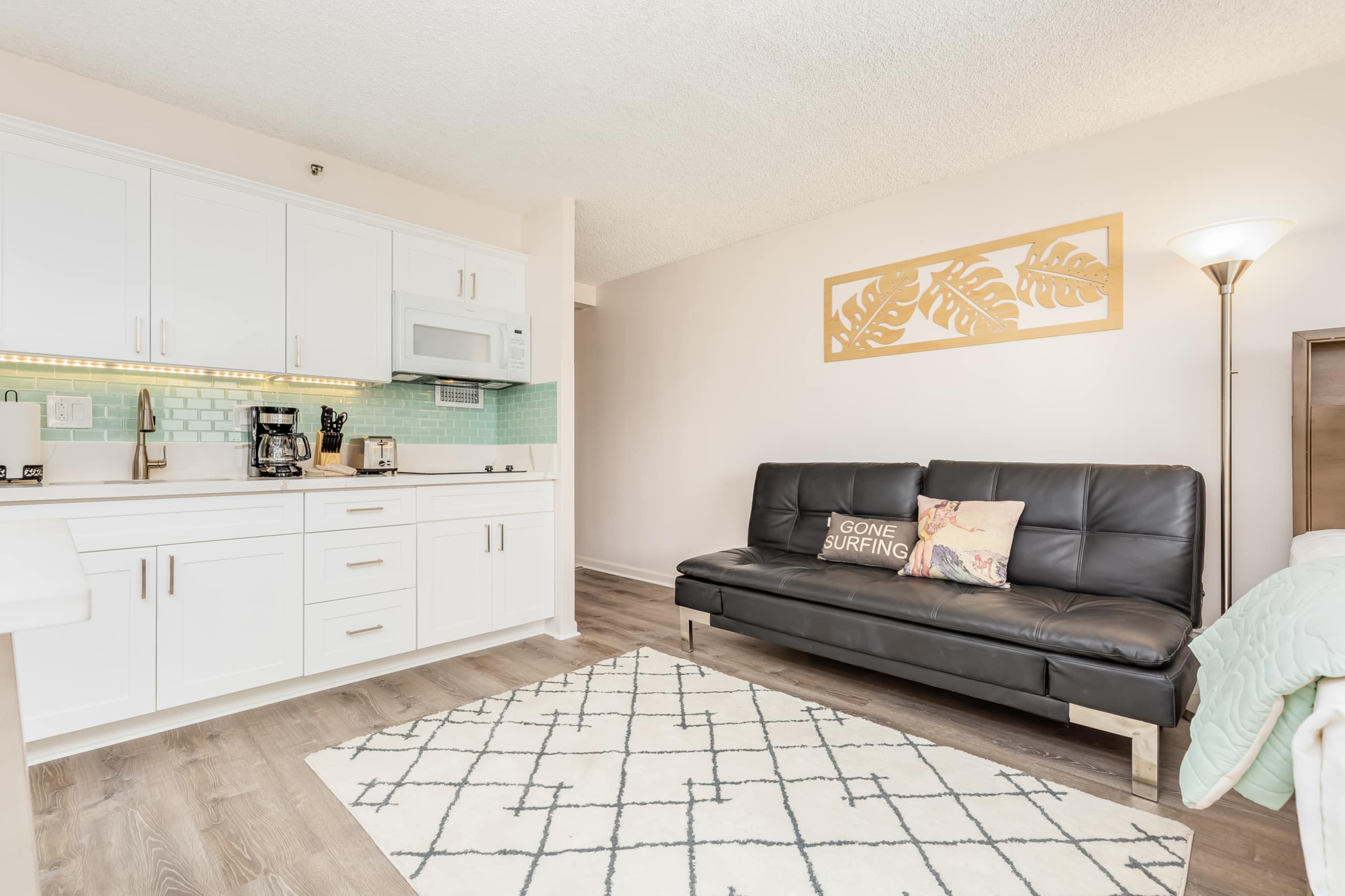 Ocean-MT Renovated Marine Surf Condo by the Beach - Image 26