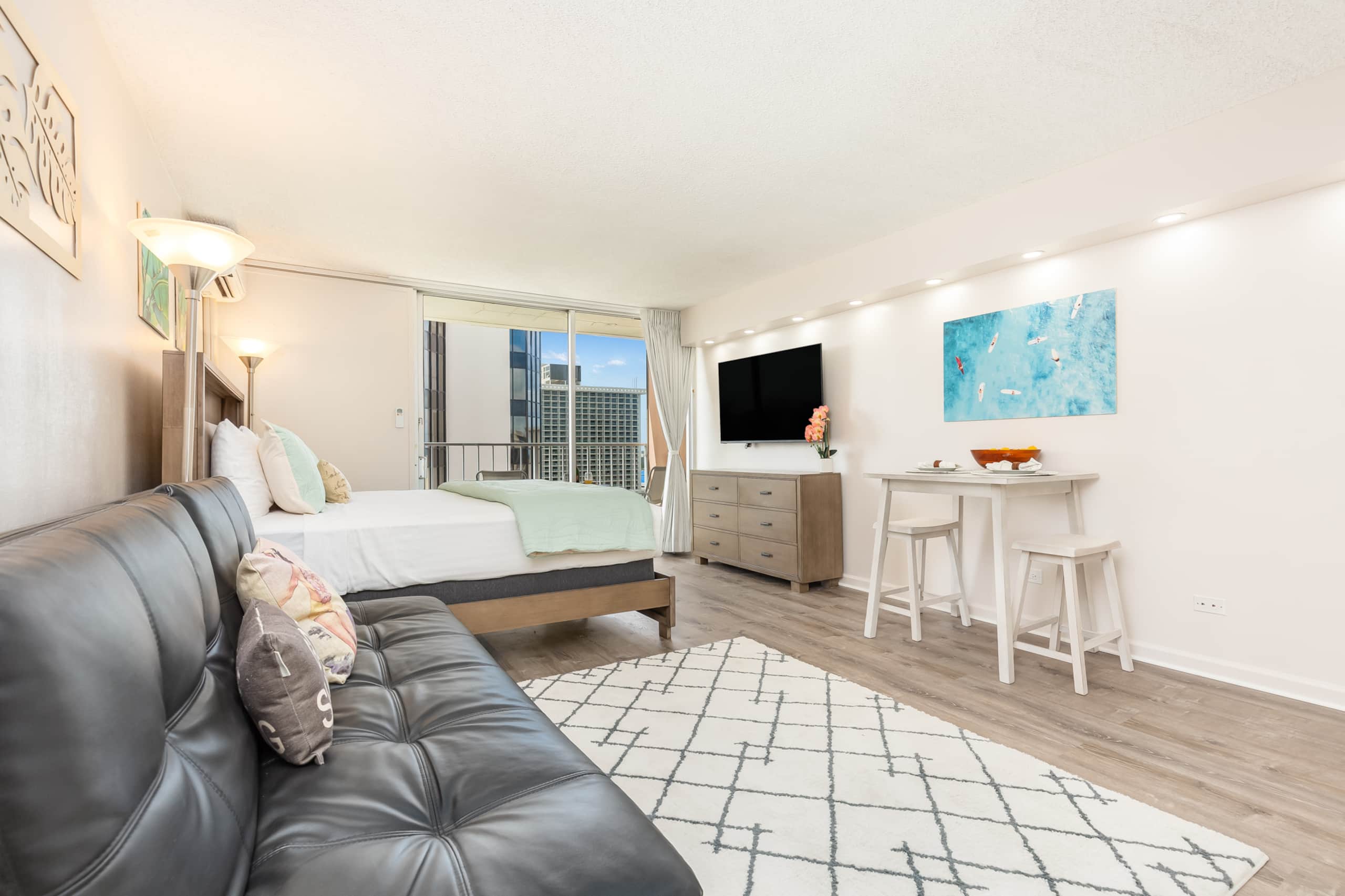 Ocean-MT Renovated Marine Surf Condo by the Beach - Image 22