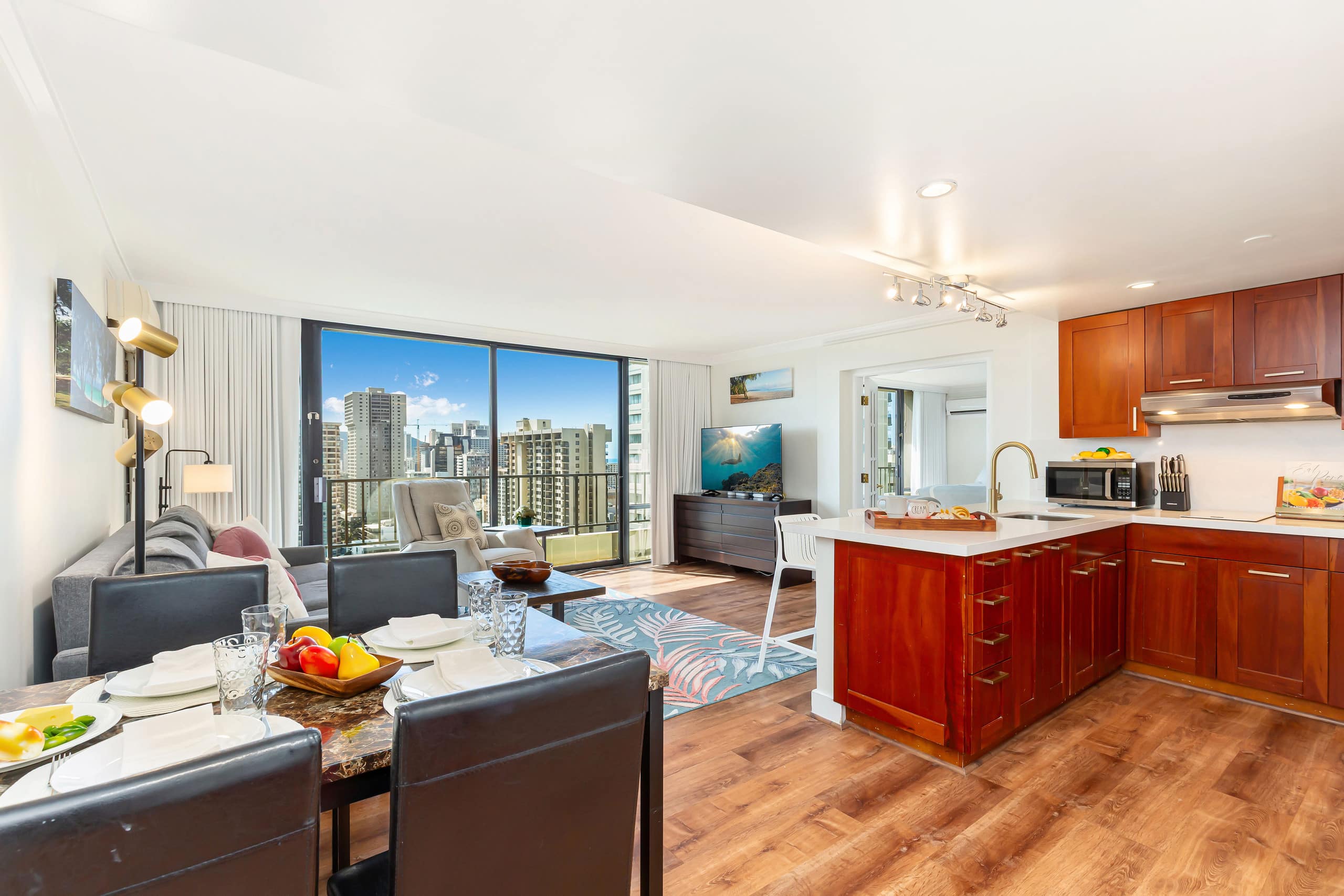 Ocean and Mountain Views Condo at the Royal Garden - Image 12