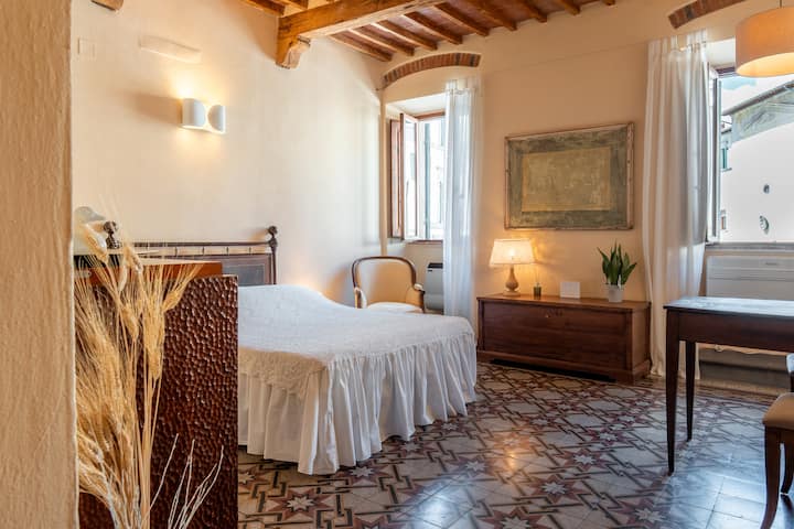 Stanza Della Guglia - Monte San Savino