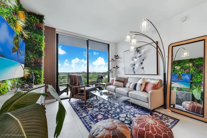 Stylish 3bd-3br | Heart Of Downtown Doral - Hialeah, FL
