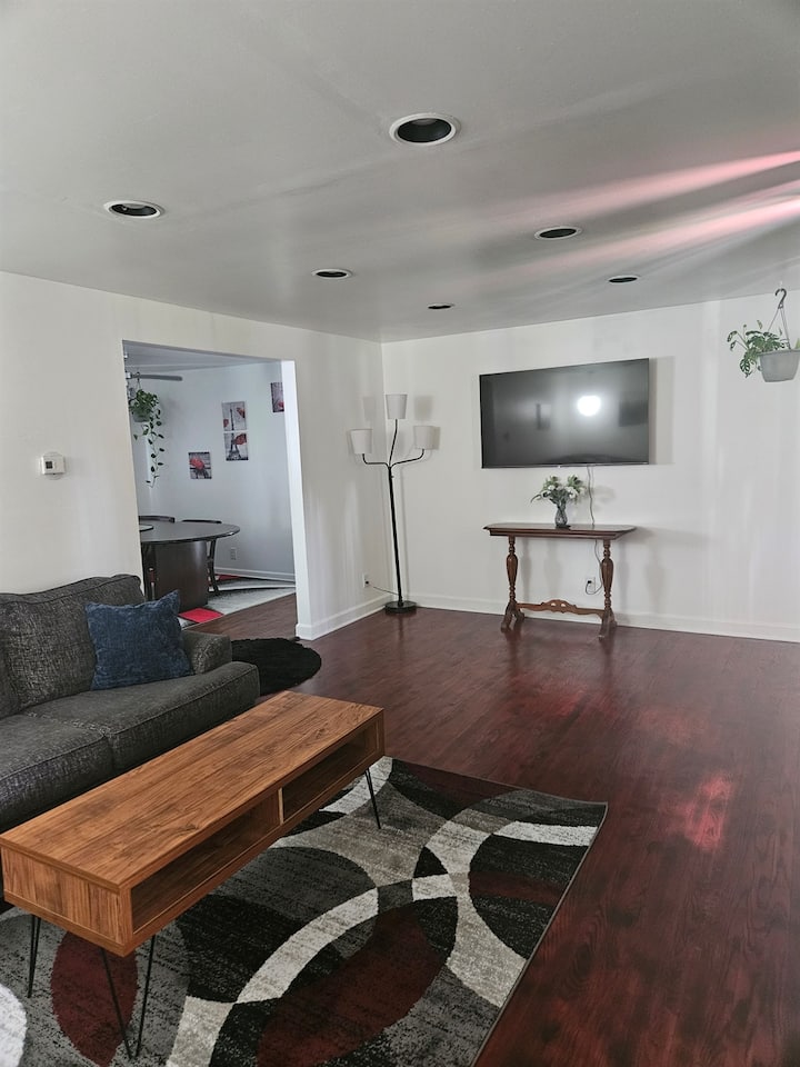 Kings Island Fireworks! - 3 Bedroom Ranch - Eiffel Tower, Mason