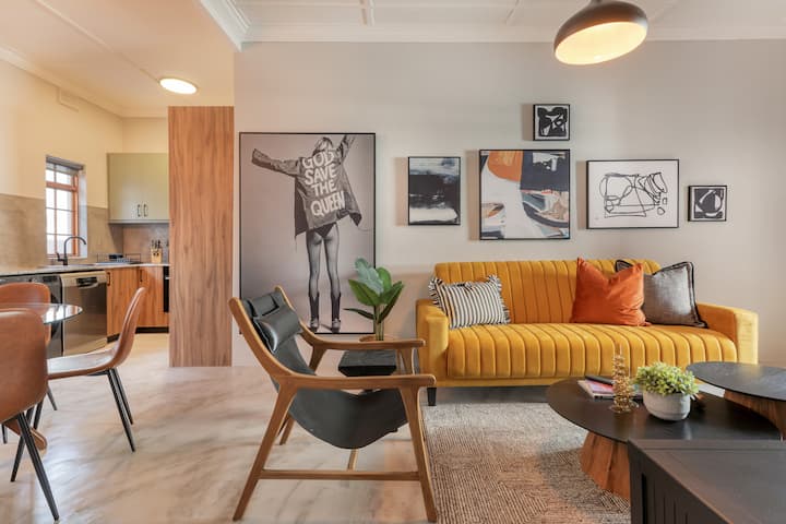 Sea Point - Elegance Meets Location - Camps Bay