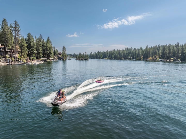 Welk Manor – Private River Retreat With Dock - Post Falls, ID