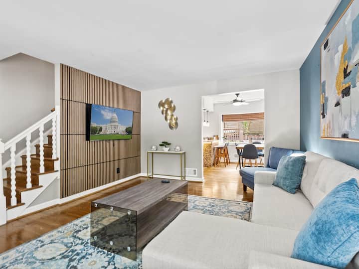 3br/2ba Retreat | Bbq/backyard/parking | Sleeps 10 - Arlington, VA