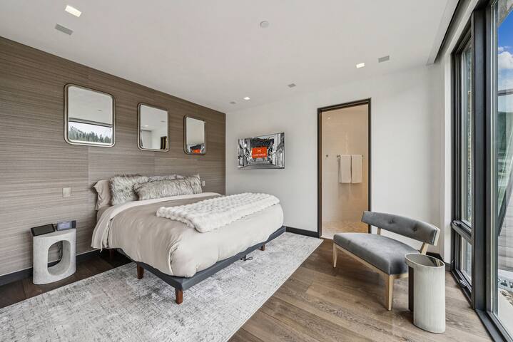 Mountainhead: Rare Ski, Pool, Bowling, Basketball