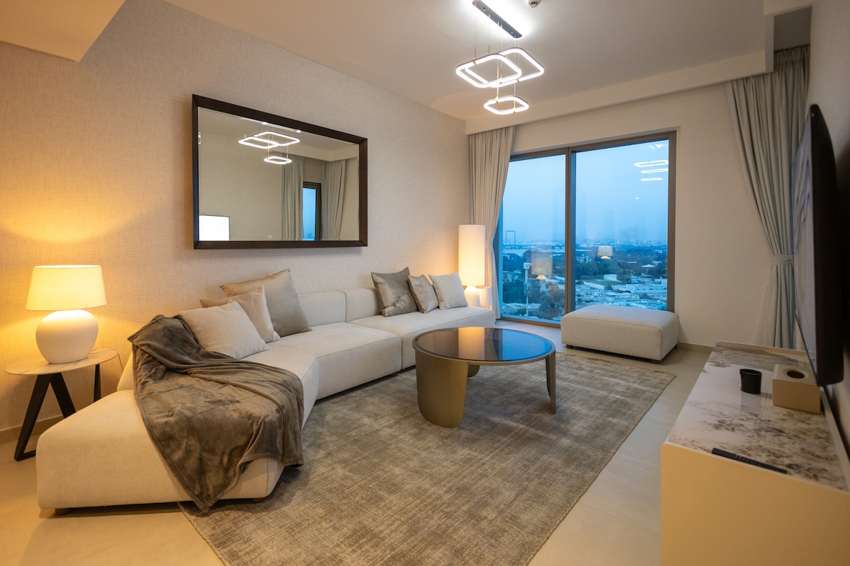 2 Bedroom Furnished Apartment | Downtown Views II 3