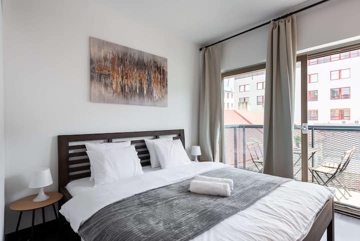 Family 2br Apartment With Balcony | Metro | Ev - Prague