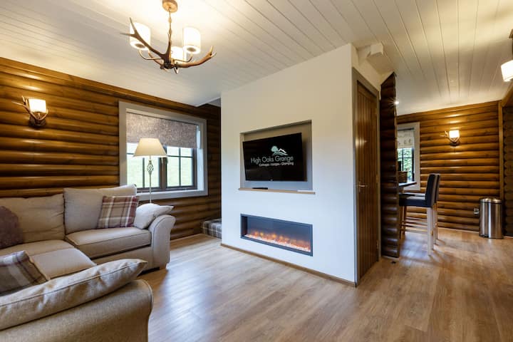 Wagtail Lodge | Sleeps 4 - Hot Tub Dog Friendly 5* - 몰턴