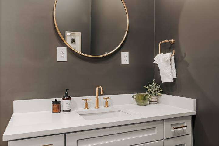 Starr Piano: Carraway Suite – Brand New!