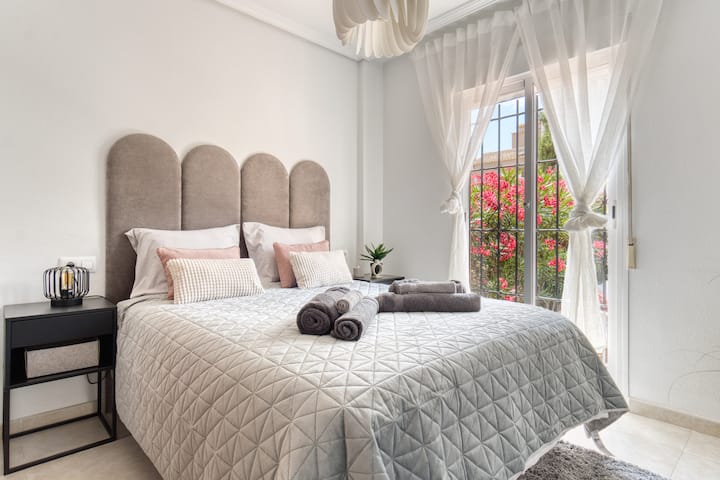 Mediterranean Oasis | Private Garden & Pool - Torrevieja
