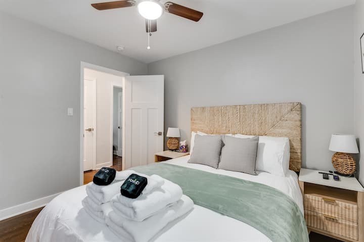 Dormitorio Queen 3: limpio, aireado y diseñado para una gran noche de sueño.
