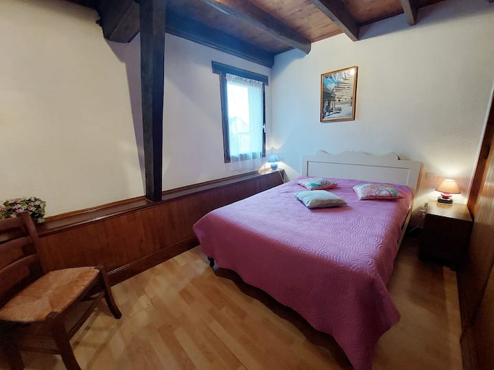 Lapervoisie 1 proche de Sarlat__chambre1