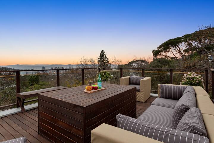 Higgo Escape – Pool • Views • WiFi gallery image 4