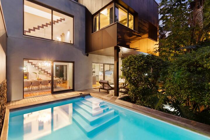 Higgo Escape – Pool • Views • WiFi gallery image 2