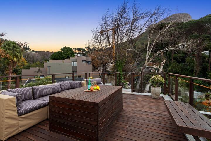 Higgo Escape – Pool • Views • WiFi gallery image 5