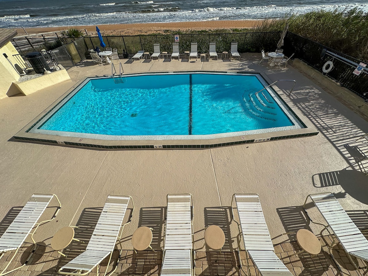 1/1 with sunset view, beach access and heated pool