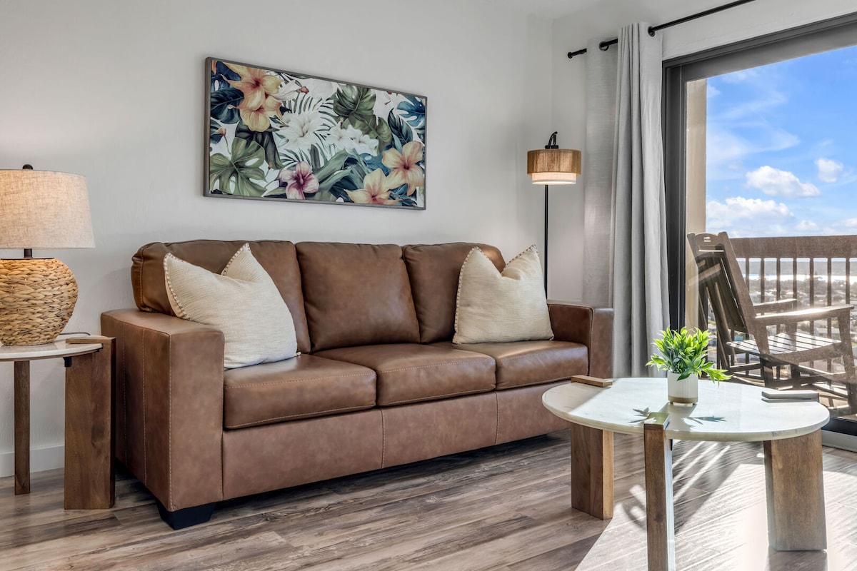 1/1 with sunset view, beach access and heated pool