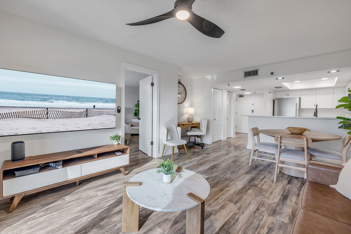 1/1 with sunset view, beach access and heated pool