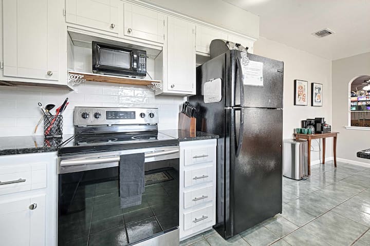 Hottub, Gameroom,15 Mins To Dickies Arena, Firepit - Burleson, TX