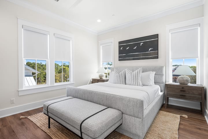 3rd Floor King Suite 3