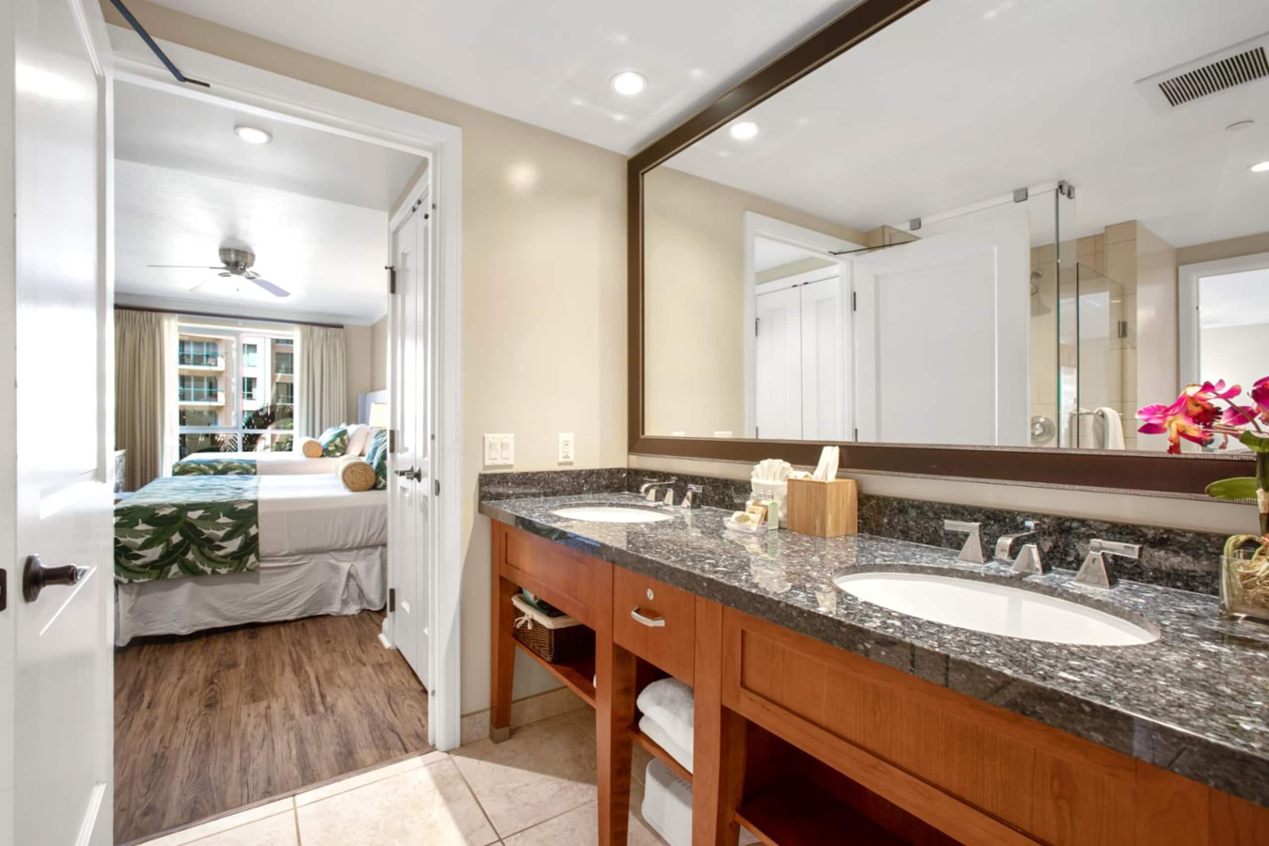 Condo in Lahaina · ★5.0 · 2 bedrooms · 4 beds · 2 baths - Image 47