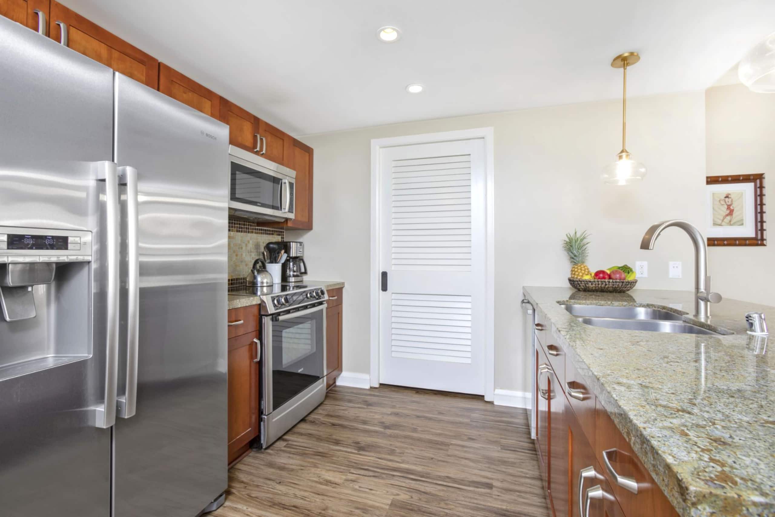 Condo in Lahaina · ★5.0 · 2 bedrooms · 4 beds · 2 baths - Image 10