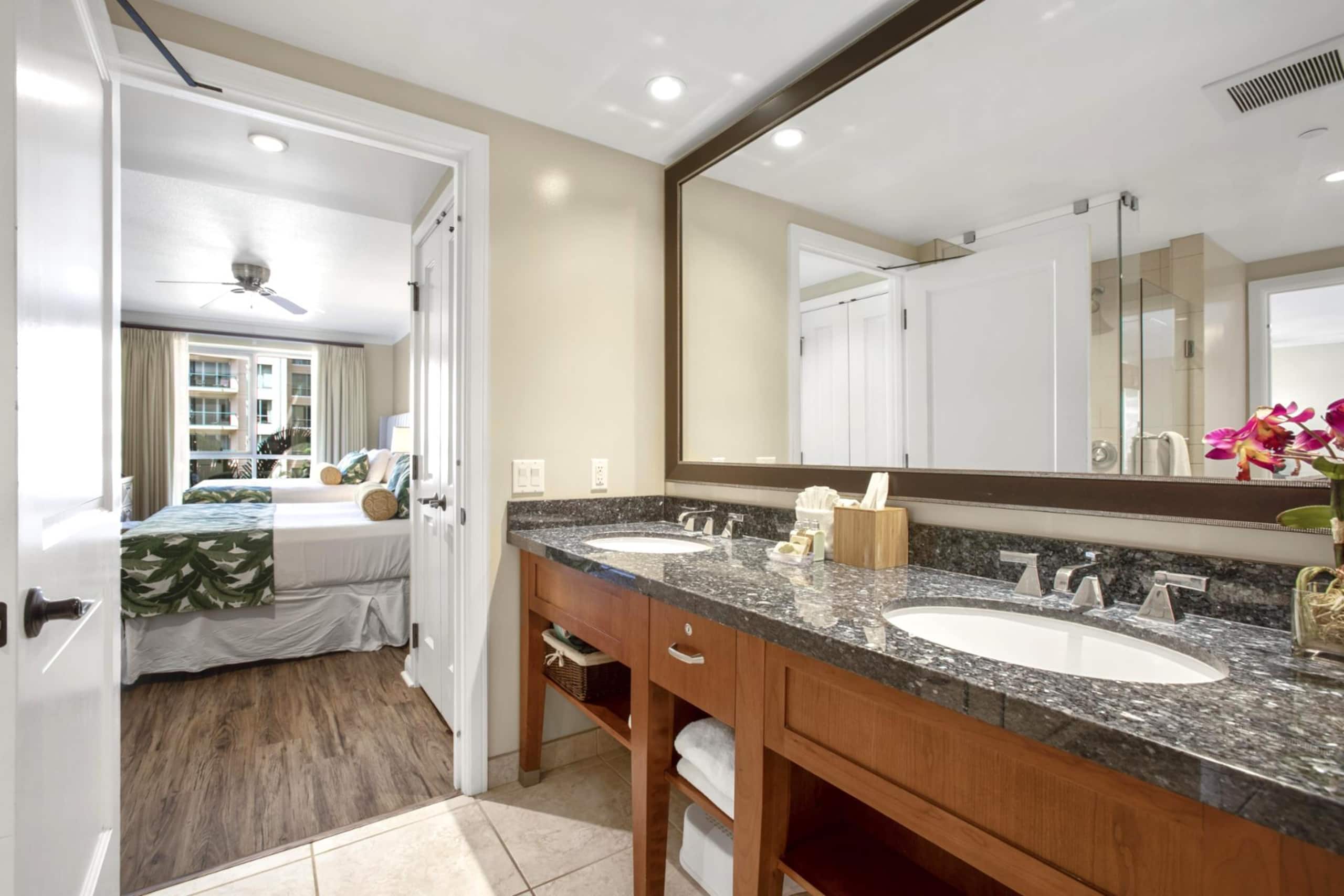 Condo in Lahaina · ★5.0 · 2 bedrooms · 4 beds · 2 baths - Image 48
